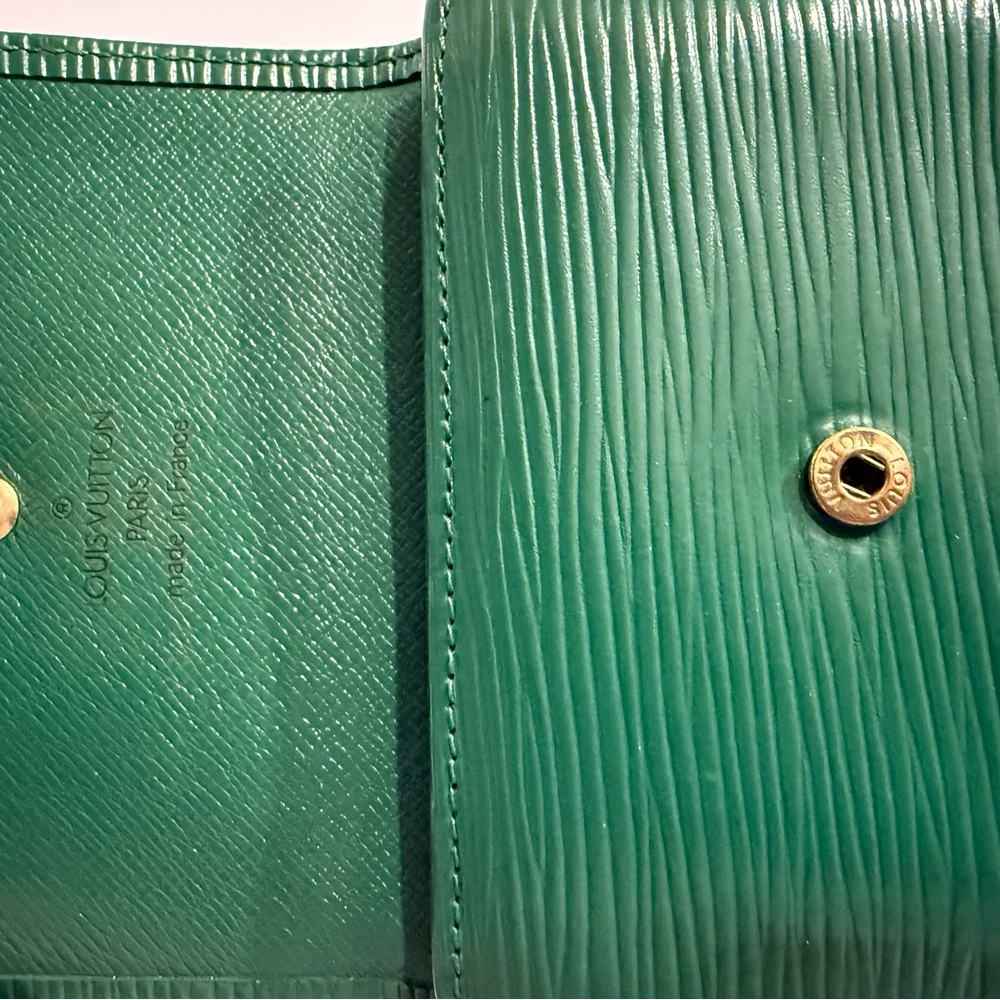 Louis Vuitton Bamboo Green Epi Leather Porte Billes Compact Wallet - Picture 8 of 11